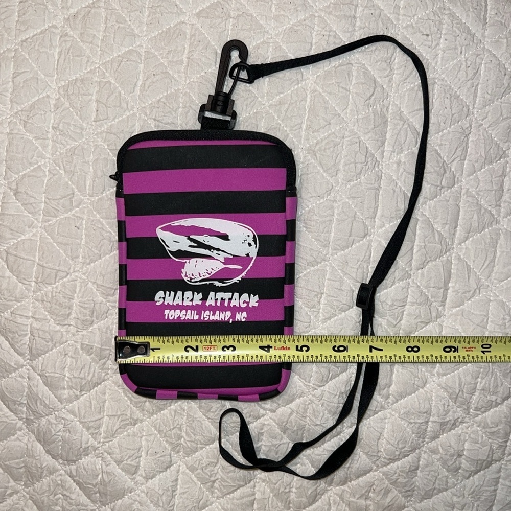 🛍️Cell phone case with water proof bag.